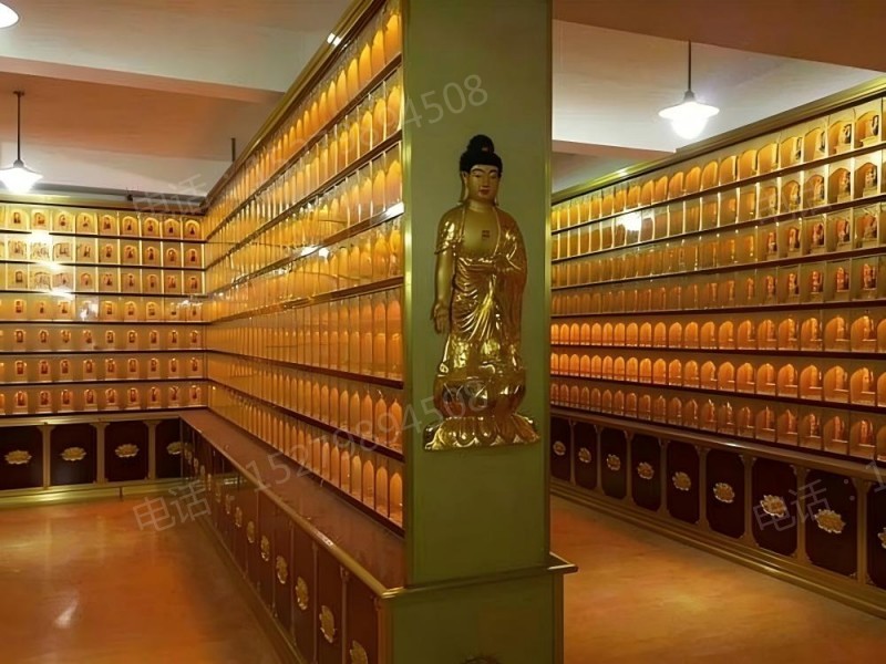 白山立柱佛像万佛墙